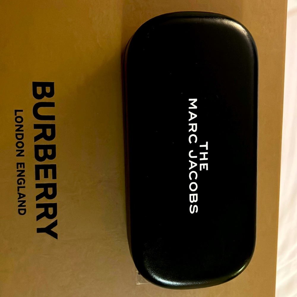 New Marc Jacobs Sunglass case